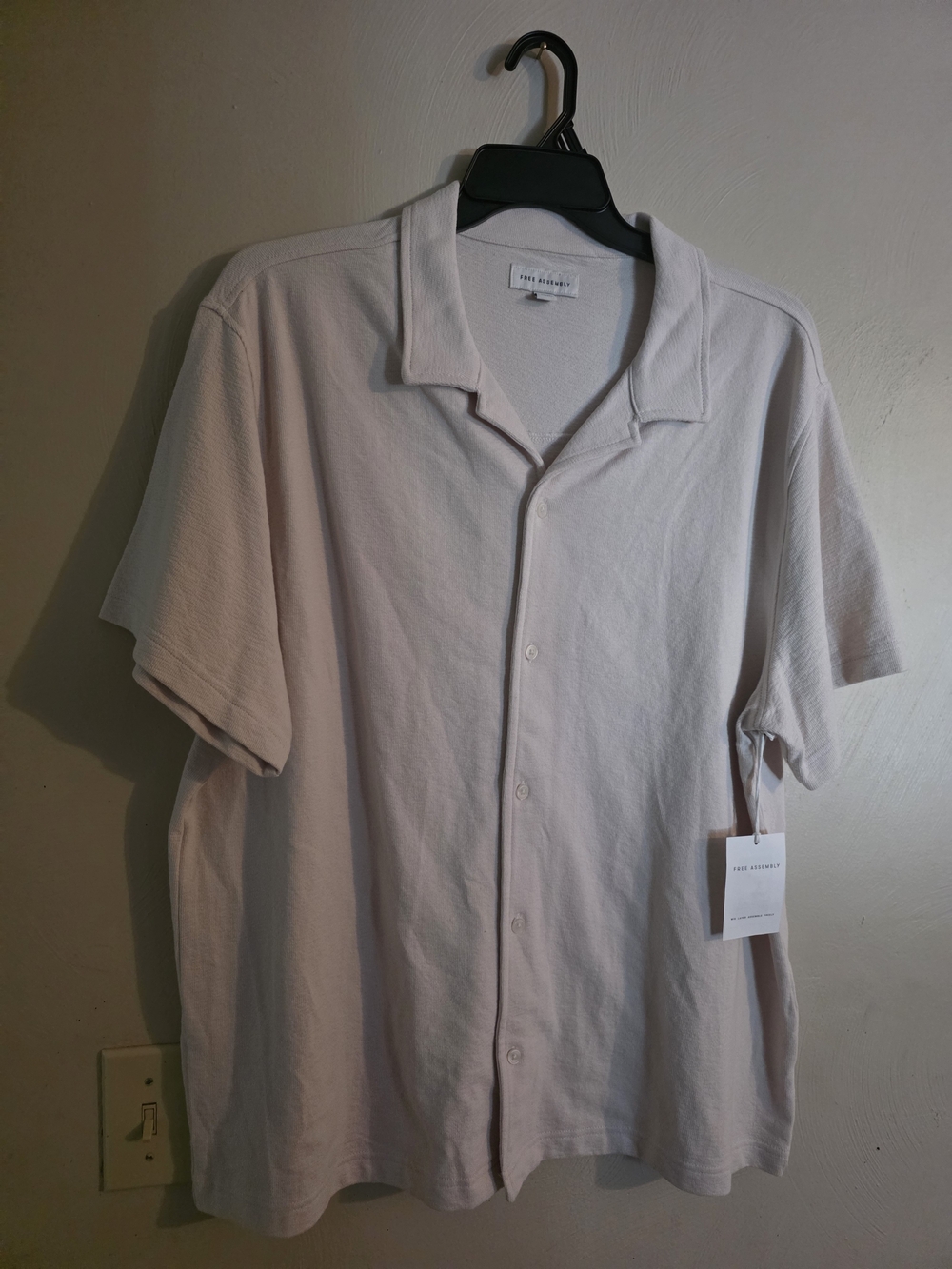 A.P.C. Men’s Casual Short Sleeve Button-Down Shirt in Light Beige